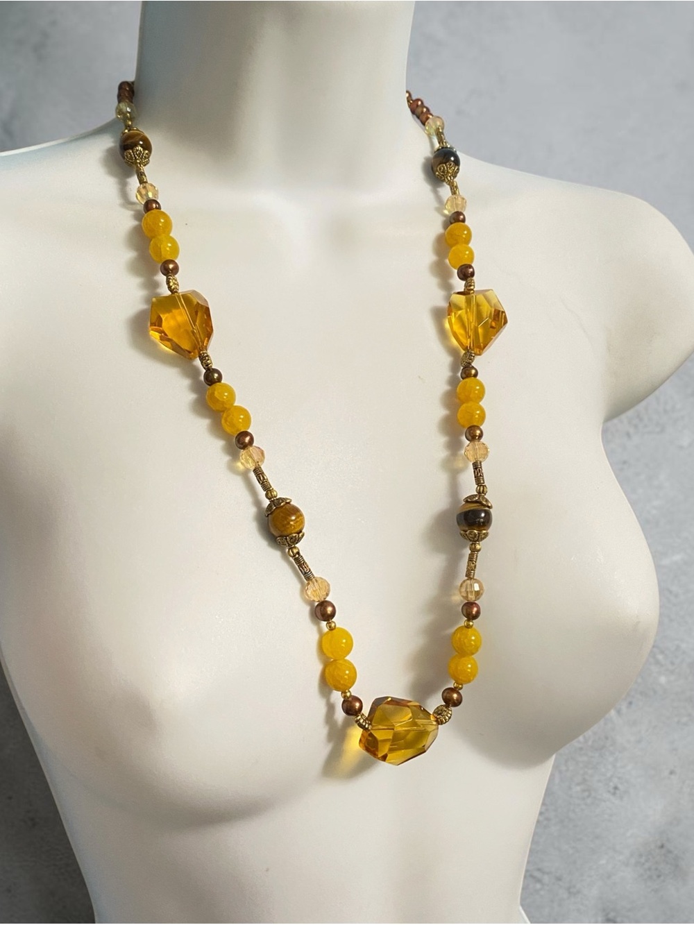 Glass & Tigereye Stone Beads Necklace Gold Tone Toggle Clasp
